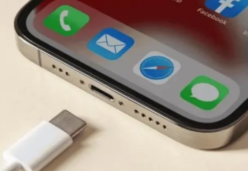 肇州苹果15维修分享iPhone15改USB-C接口后能和安卓用户互借充电器吗